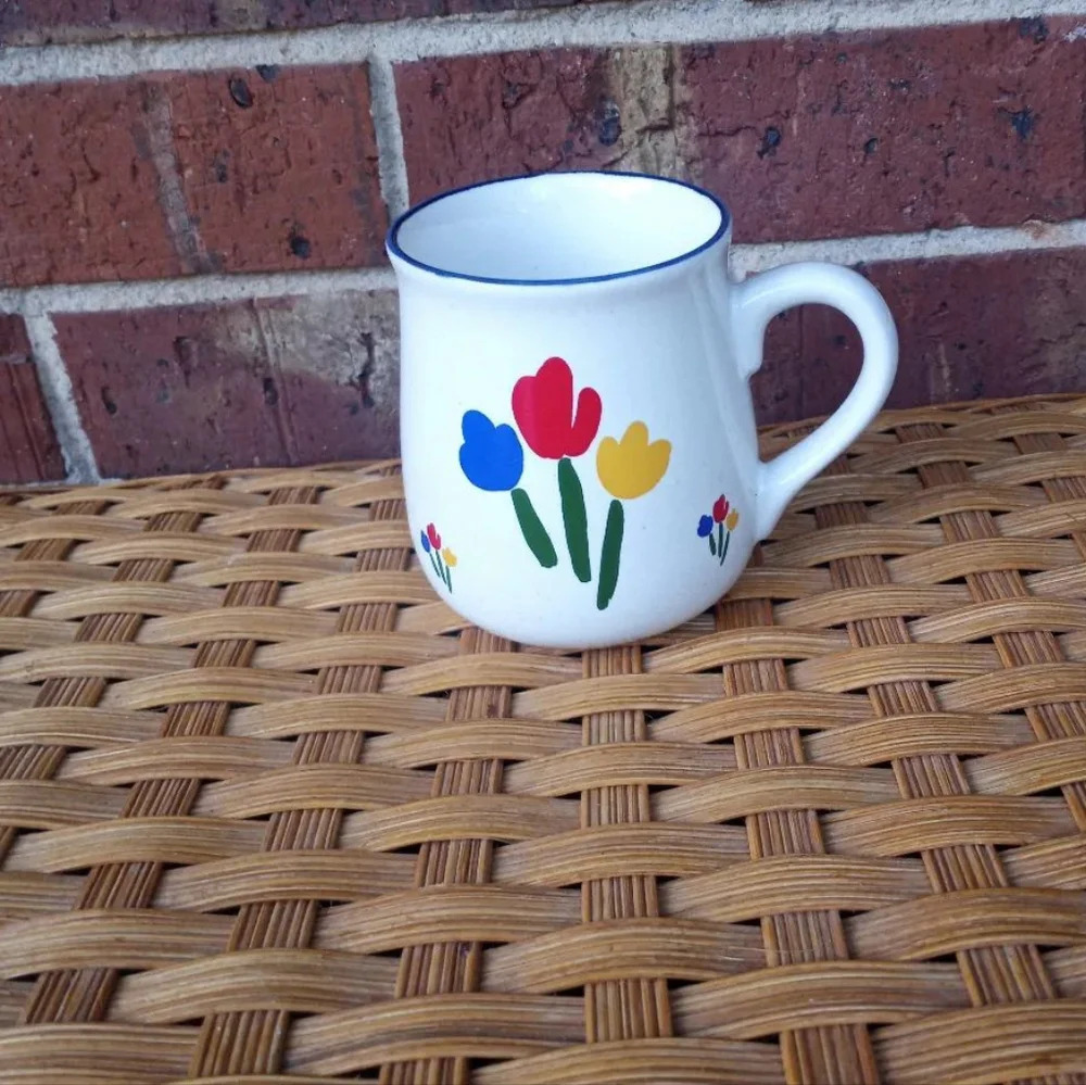 Floral drinking cup